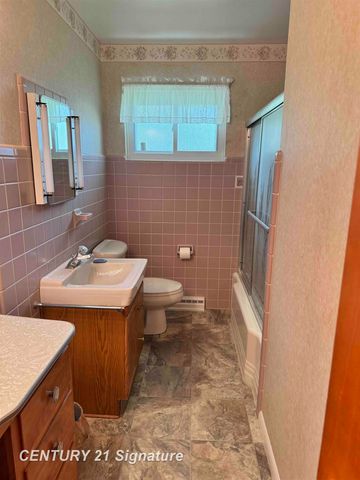 2705 Luella Avenue, Saginaw Twp, MI 48603
