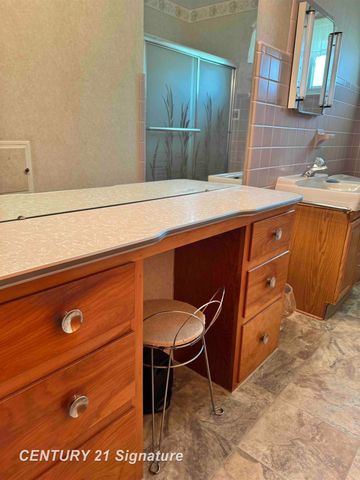 2705 Luella Avenue, Saginaw Twp, MI 48603