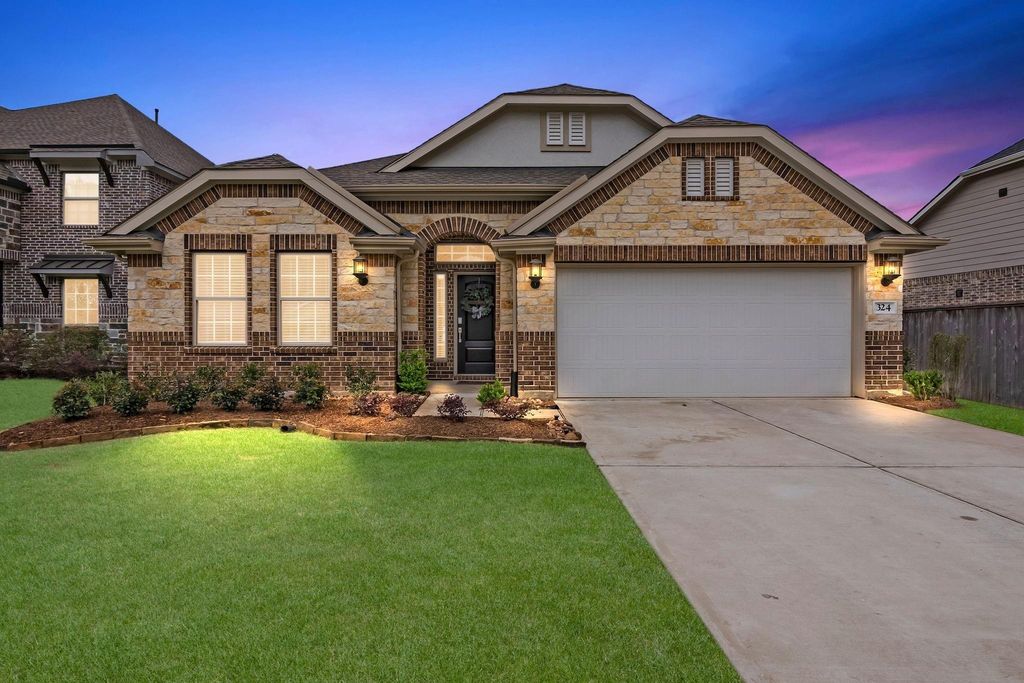 324 Cadela Drive, Montgomery, TX 77316