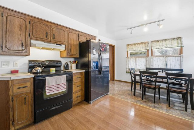 1928 S LAWE STREET, Appleton, WI 54915