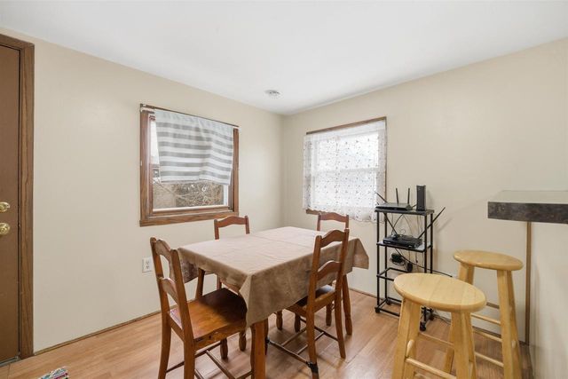 1928 S LAWE STREET, Appleton, WI 54915