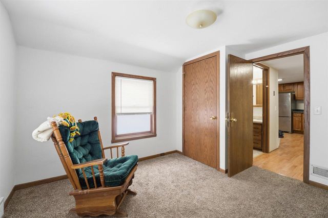 1928 S LAWE STREET, Appleton, WI 54915