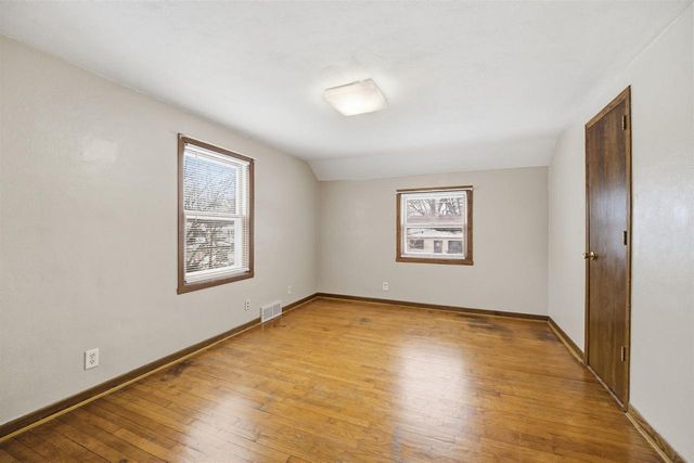 1928 S LAWE STREET, Appleton, WI 54915