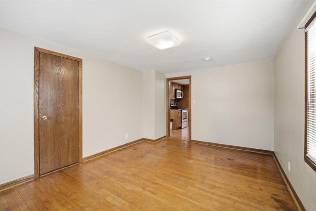 1928 S LAWE STREET, Appleton, WI 54915