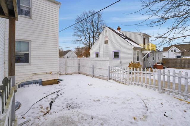 1928 S LAWE STREET, Appleton, WI 54915