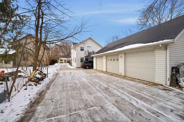 1928 S LAWE STREET, Appleton, WI 54915