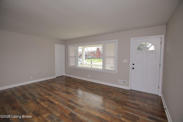 2905 Nepperhan Rd, Louisville, KY 40218