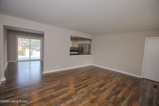 2905 Nepperhan Rd, Louisville, KY 40218