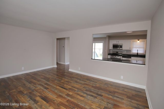 2905 Nepperhan Rd, Louisville, KY 40218