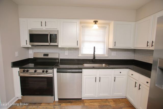 2905 Nepperhan Rd, Louisville, KY 40218