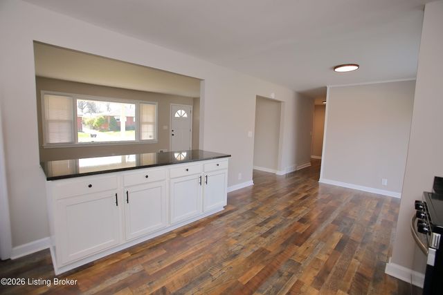 2905 Nepperhan Rd, Louisville, KY 40218