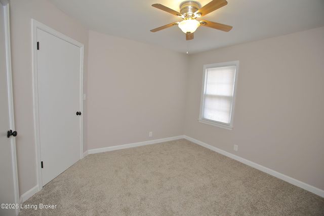 2905 Nepperhan Rd, Louisville, KY 40218