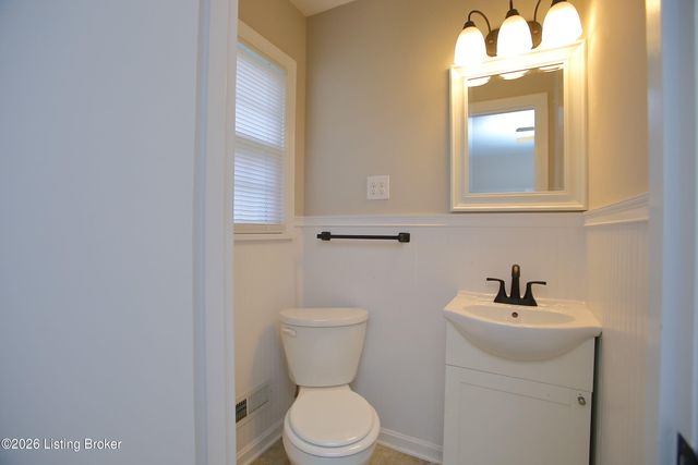 2905 Nepperhan Rd, Louisville, KY 40218