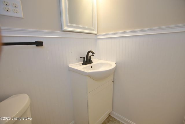 2905 Nepperhan Rd, Louisville, KY 40218