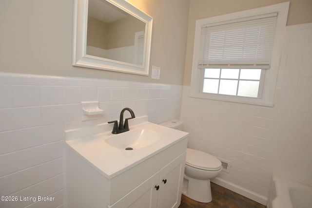 2905 Nepperhan Rd, Louisville, KY 40218