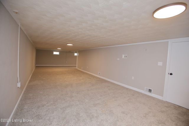 2905 Nepperhan Rd, Louisville, KY 40218