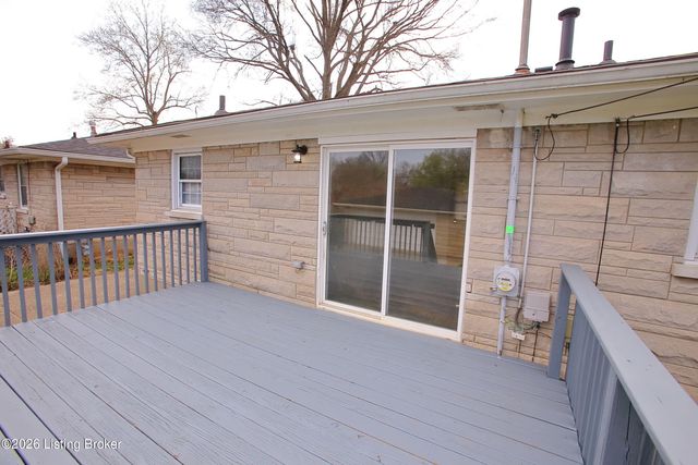 2905 Nepperhan Rd, Louisville, KY 40218