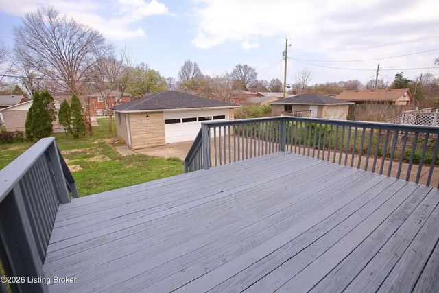 2905 Nepperhan Rd, Louisville, KY 40218