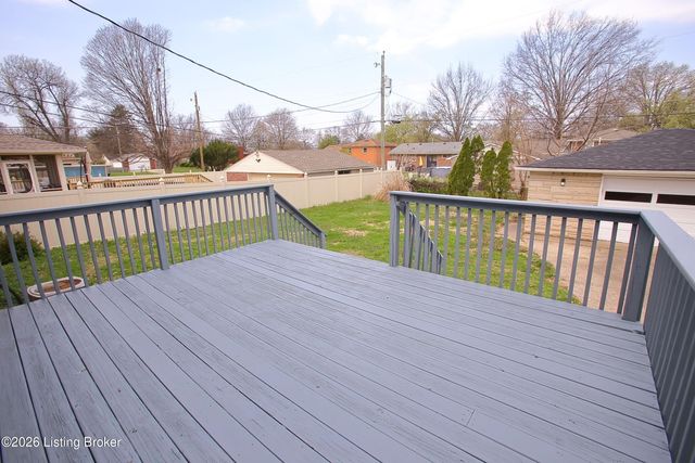 2905 Nepperhan Rd, Louisville, KY 40218