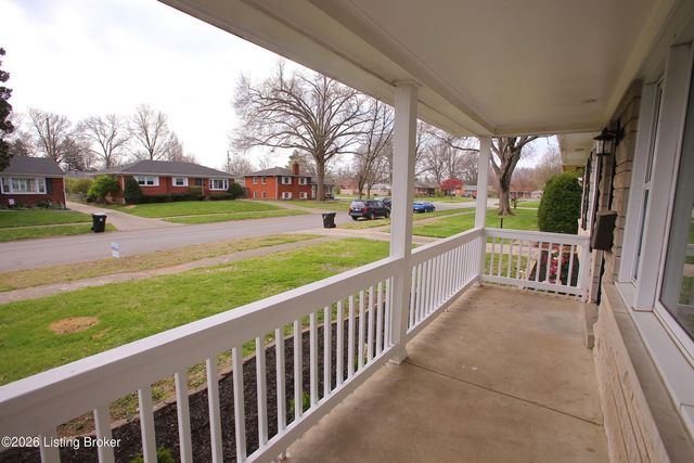 2905 Nepperhan Rd, Louisville, KY 40218