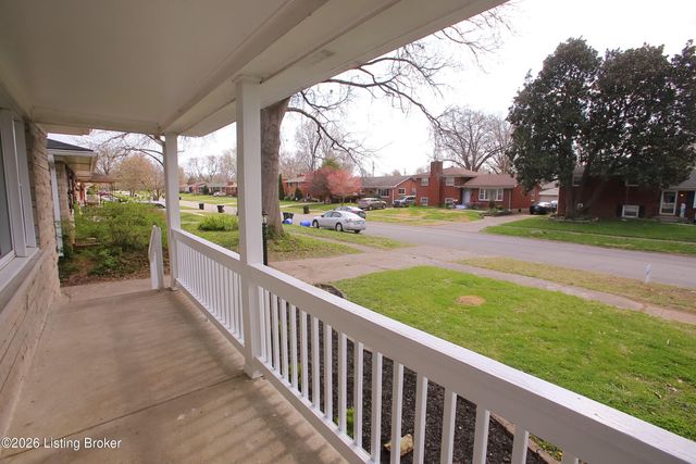 2905 Nepperhan Rd, Louisville, KY 40218