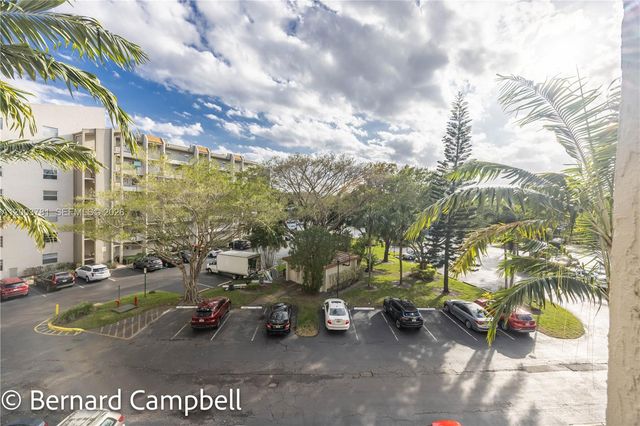 3940 Inverrary Boulevard 403A, Lauderhill, FL 33319