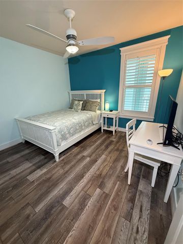 4221 Grassy Pointe Drive 301, Galveston, TX 77554