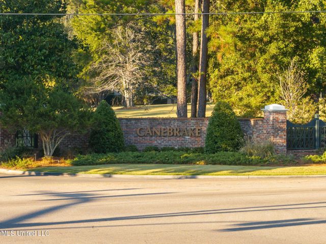 49 Canebrake Boulevard, Hattiesburg, MS 39402