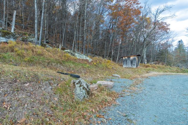 15 Deans Road, Grahamsville, NY 12458