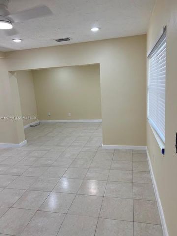 2820 SW 65th Ave, Miramar, FL 33023