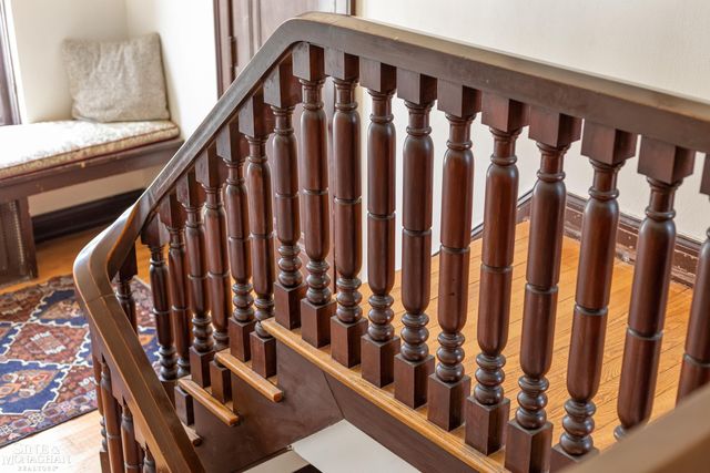 1041 Lochmoor Boulevard, Grosse Pointe Woods, MI 48236