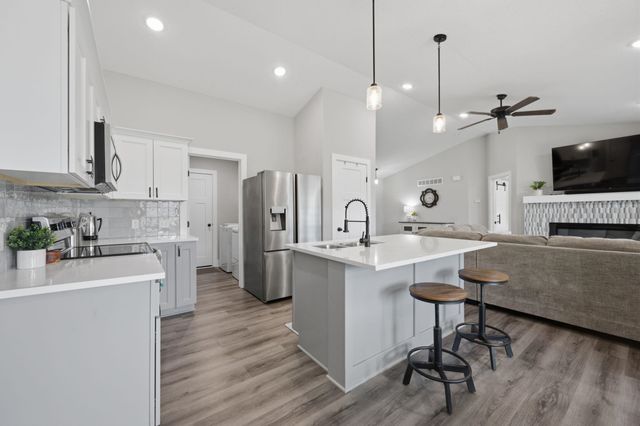 2327 S Chateau, Wichita, KS 67207
