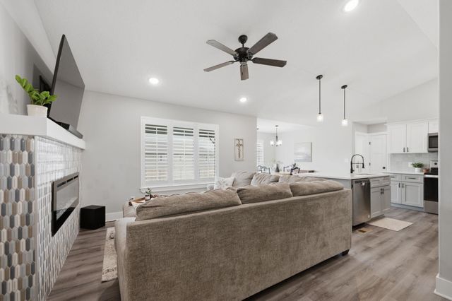 2327 S Chateau, Wichita, KS 67207
