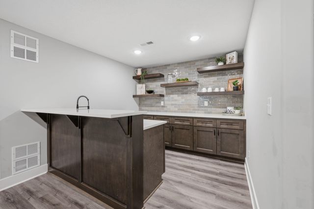 2327 S Chateau, Wichita, KS 67207