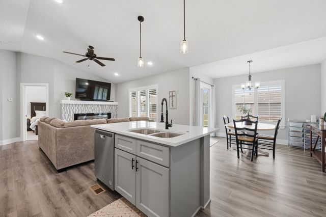 2327 S Chateau, Wichita, KS 67207