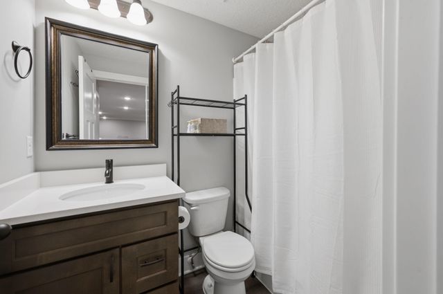 2327 S Chateau, Wichita, KS 67207