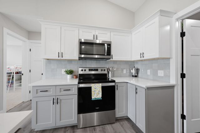 2327 S Chateau, Wichita, KS 67207