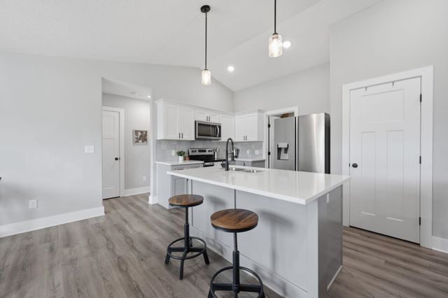 2327 S Chateau, Wichita, KS 67207