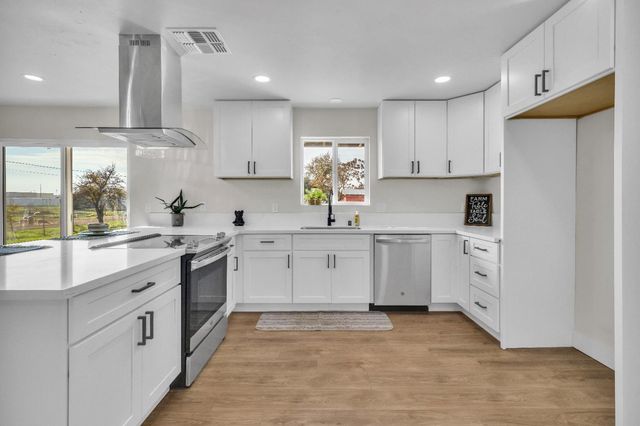 7345 28th St, North Highlands, CA 95660