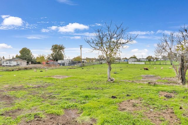 7345 28th St, North Highlands, CA 95660