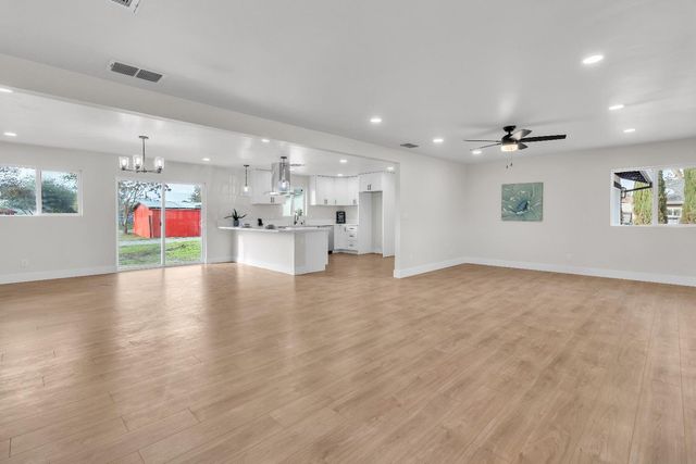 7345 28th St, North Highlands, CA 95660