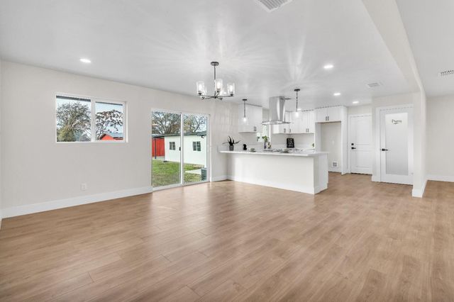 7345 28th St, North Highlands, CA 95660