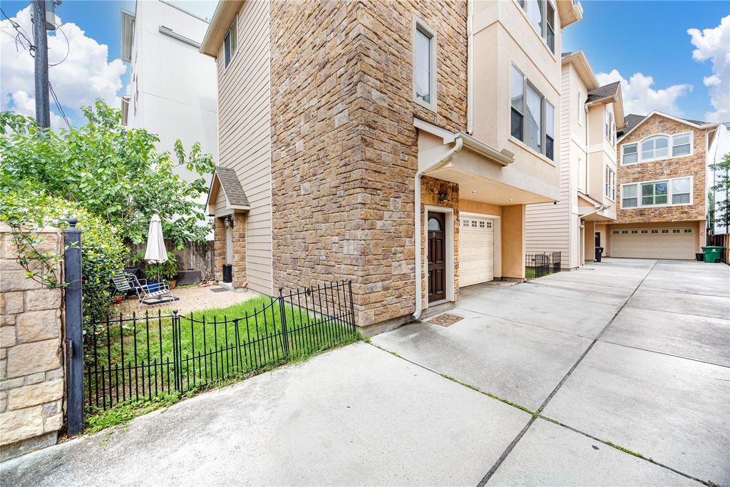 1714 Ovid Street A, Houston, TX 77007