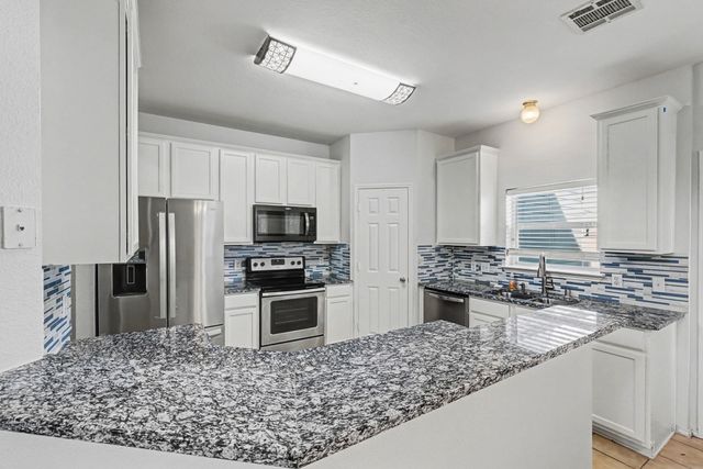 1808 Plymouth Drive, Aubrey, TX 76227