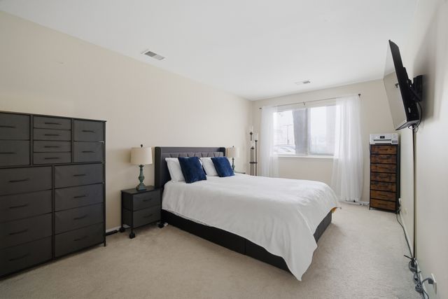 607 W Central Road 1A, Mount Prospect, IL 60056