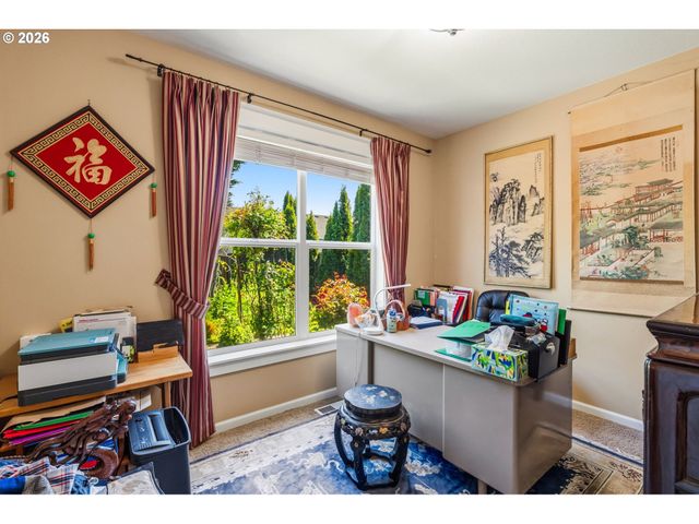 857 THRONE Dr, Eugene, OR 97402