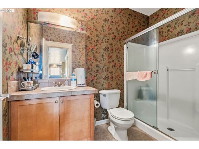 857 THRONE Dr, Eugene, OR 97402