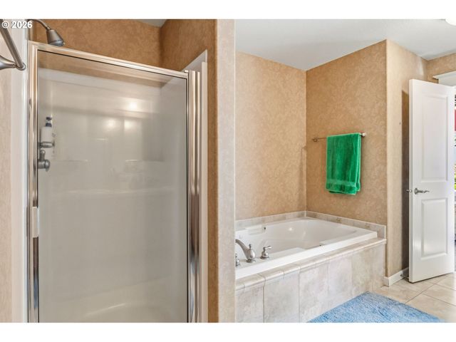 857 THRONE Dr, Eugene, OR 97402