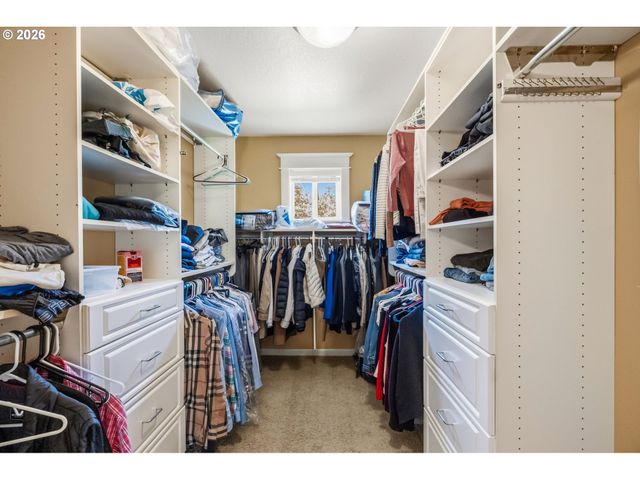 857 THRONE Dr, Eugene, OR 97402