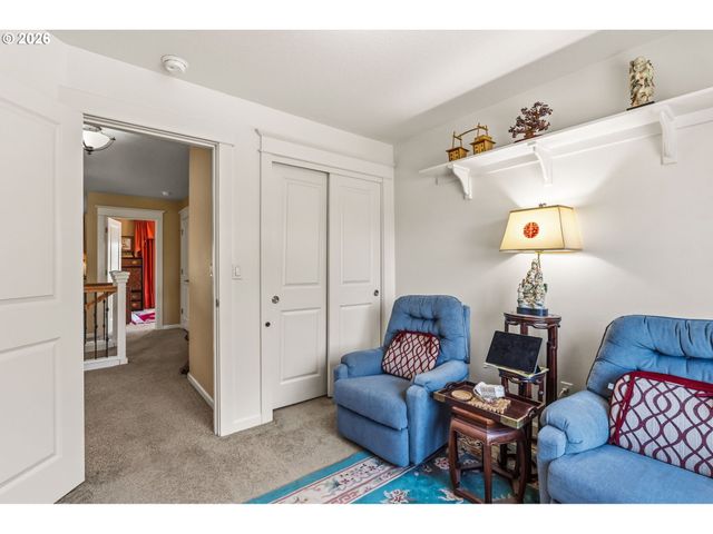 857 THRONE Dr, Eugene, OR 97402